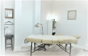 Natural Ways to Reduce Work Stress in Chicago Using Acupuncture Therapy